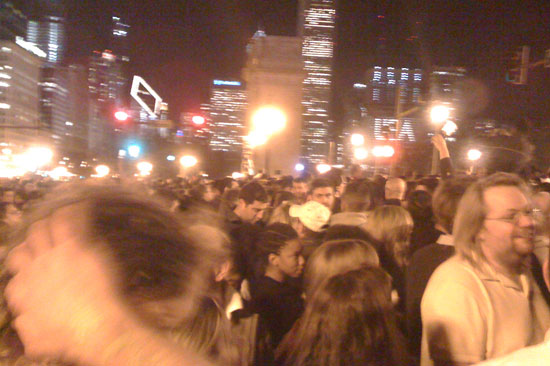 Crowds pushing their way into Grant Park