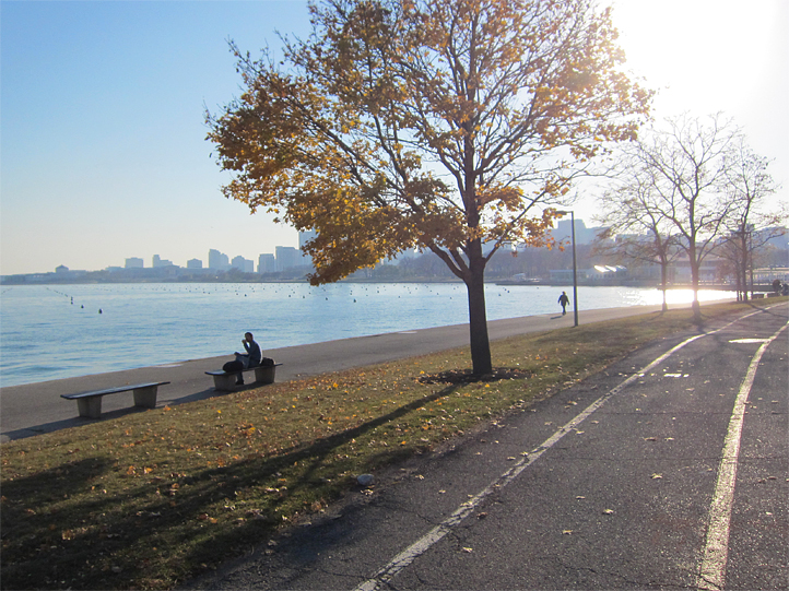 Chicago lakefront path