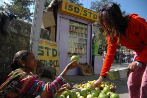 Sui buying produce