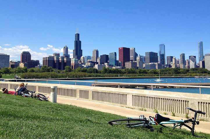 Lakefront Path at museum campus